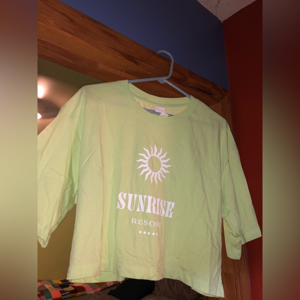 H&M Size Medium. Crop top.
